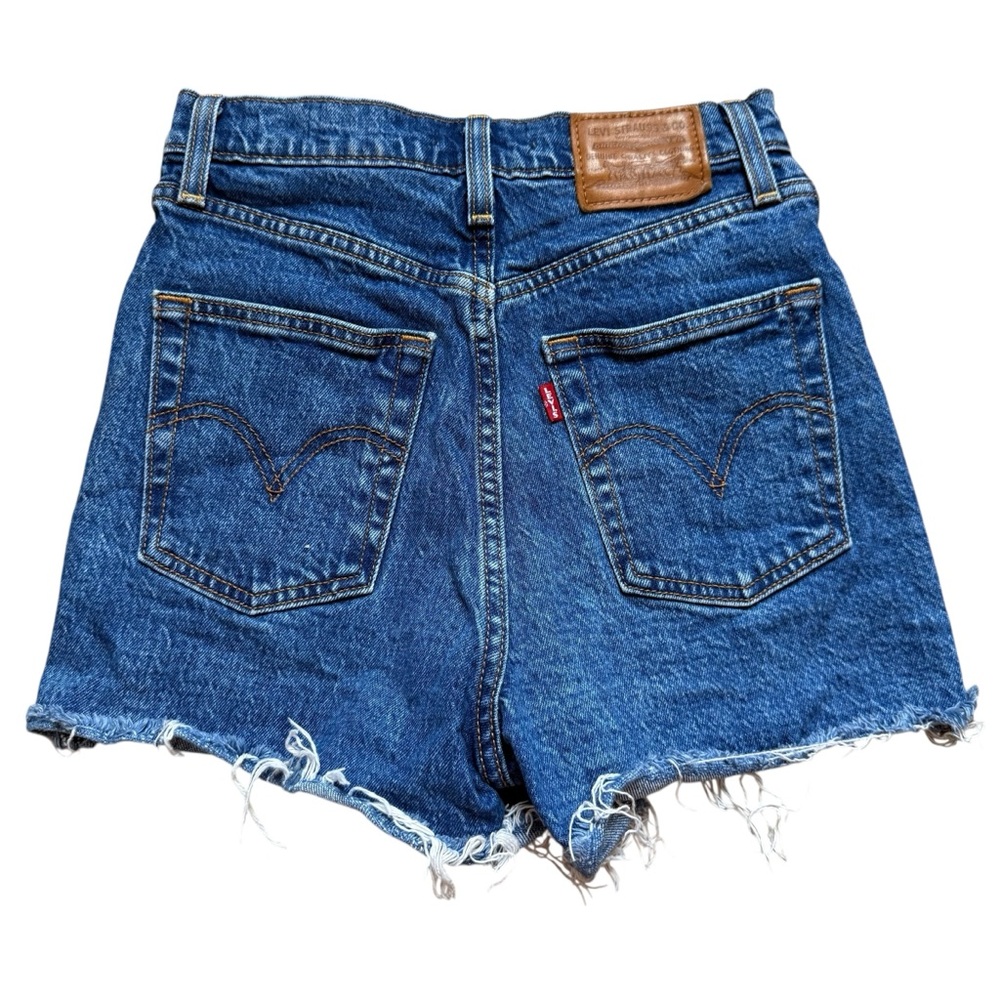 Levi’s Denim Ribcage Shorts - Picture 4 of 7